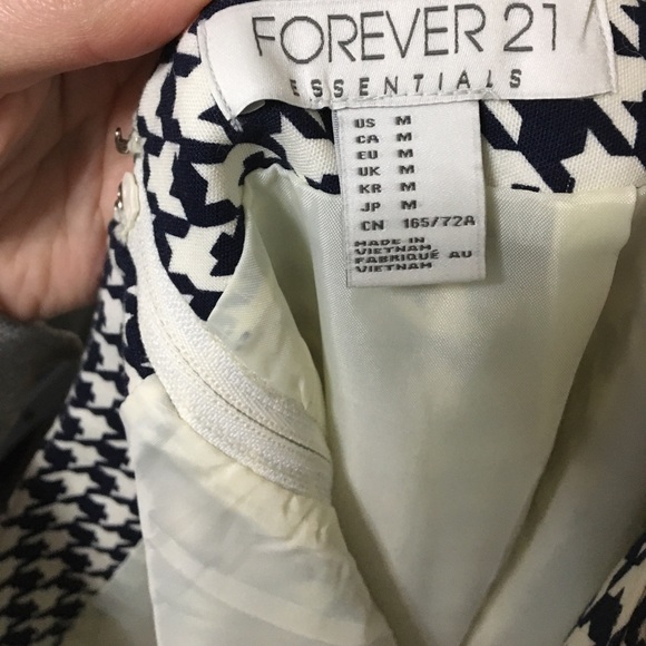 Navy and white patterned pencil skirt - Picture 3 of 3